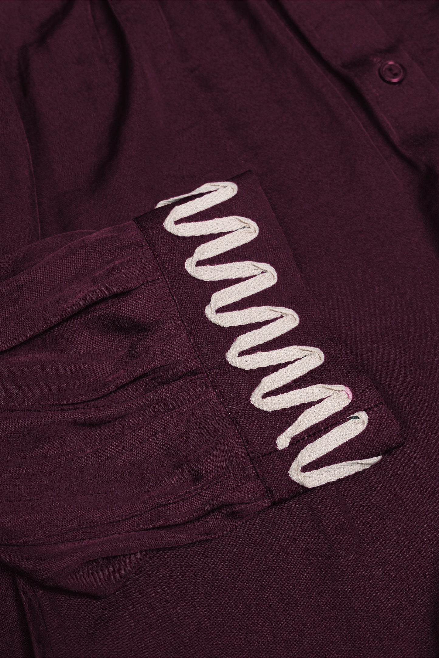 Abstract Applique Popover Blouse VB9011