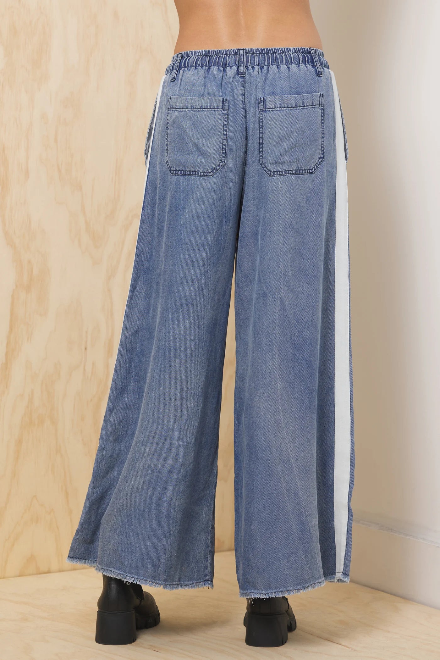 Washed Denim W/ Ivory Tencel Wide Leg Pant CC13584-WSHD