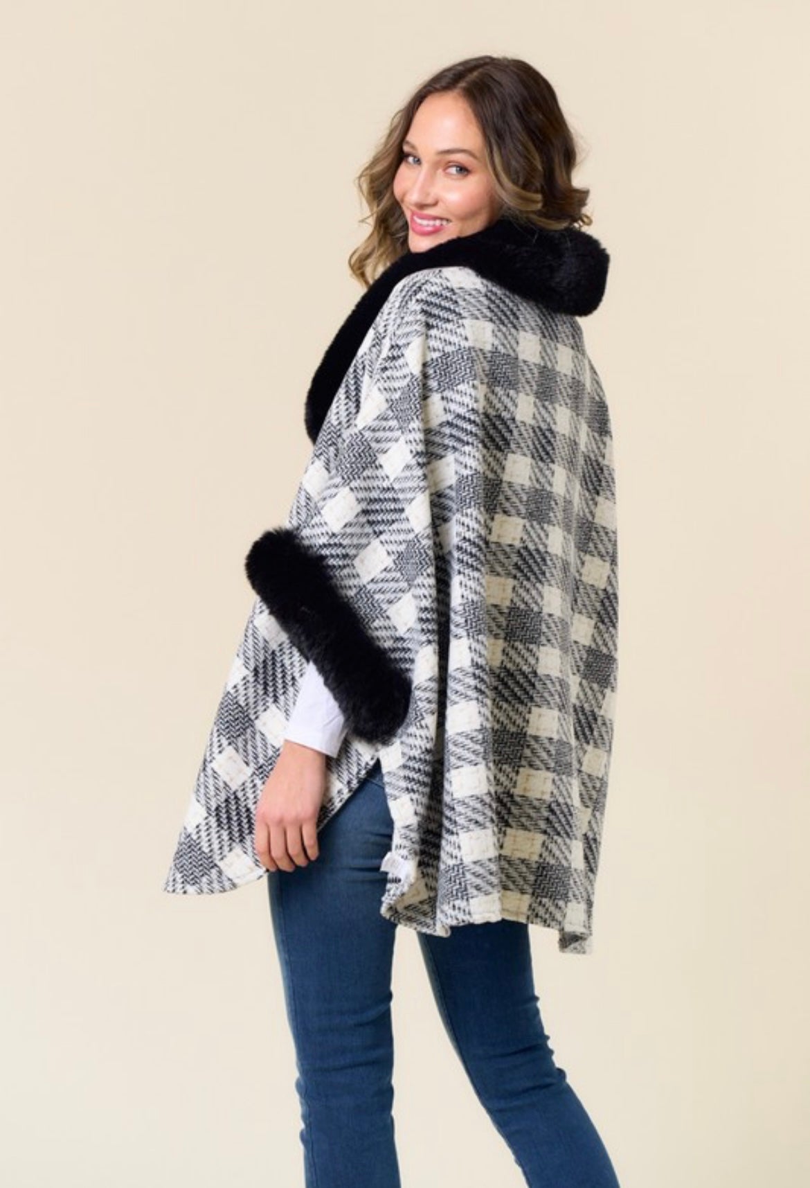 Plush Faux Fur Collar Plaid Print Shawl Cardigan OBJ2410-BLA-IVO