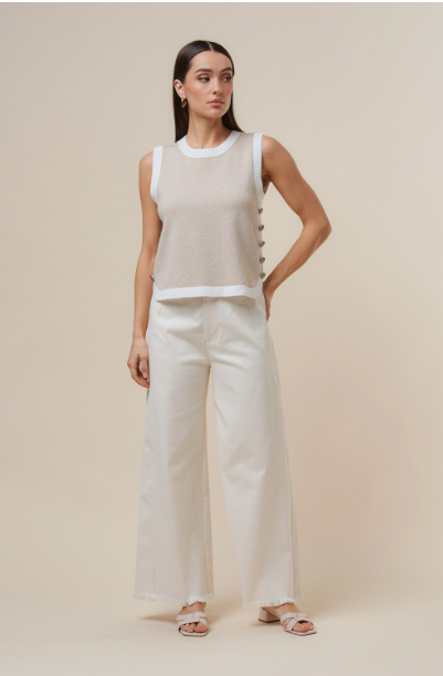 AT3184 Button Sleeveless Knit Top