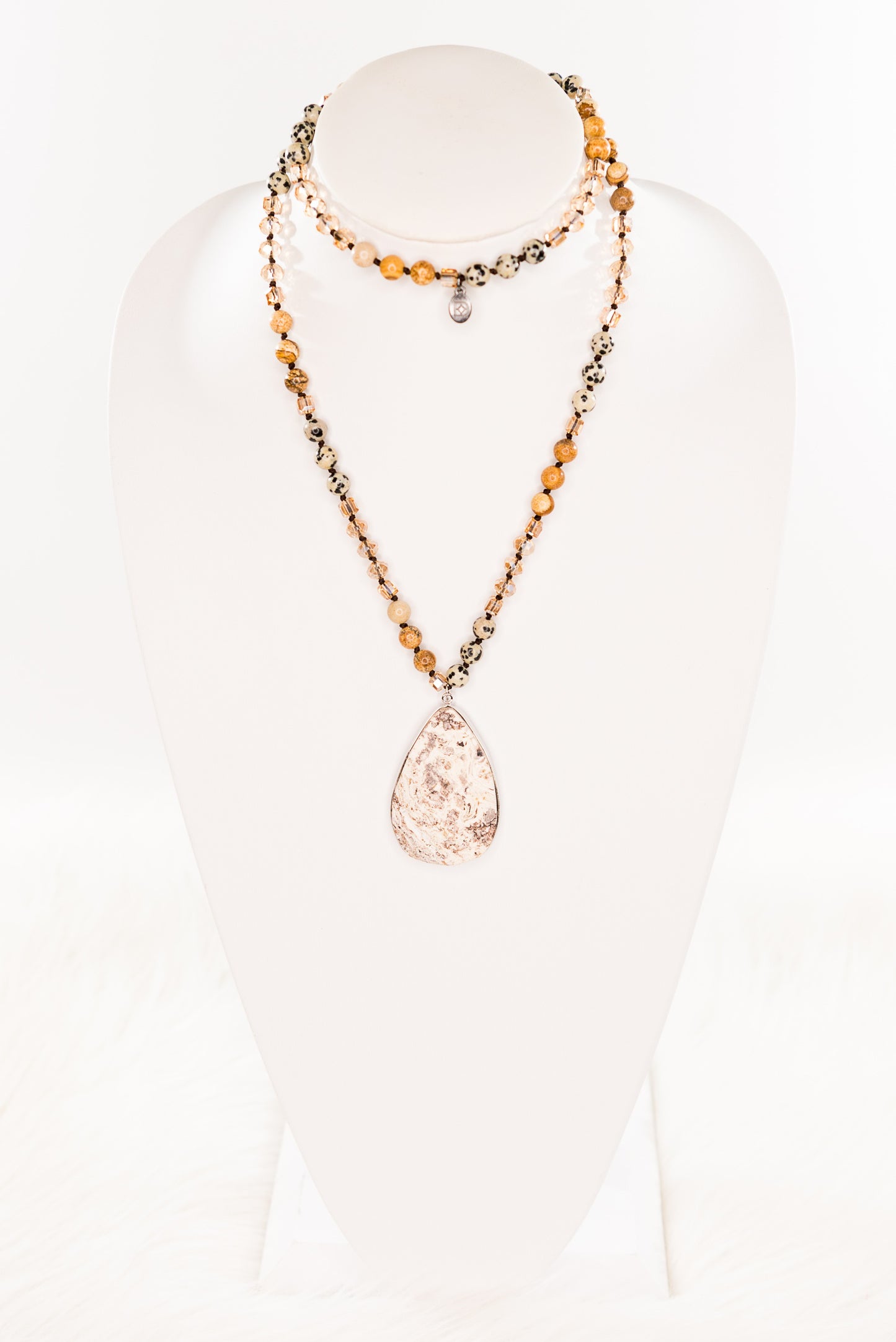 Rochelle Necklace Beige 005-55036-NL