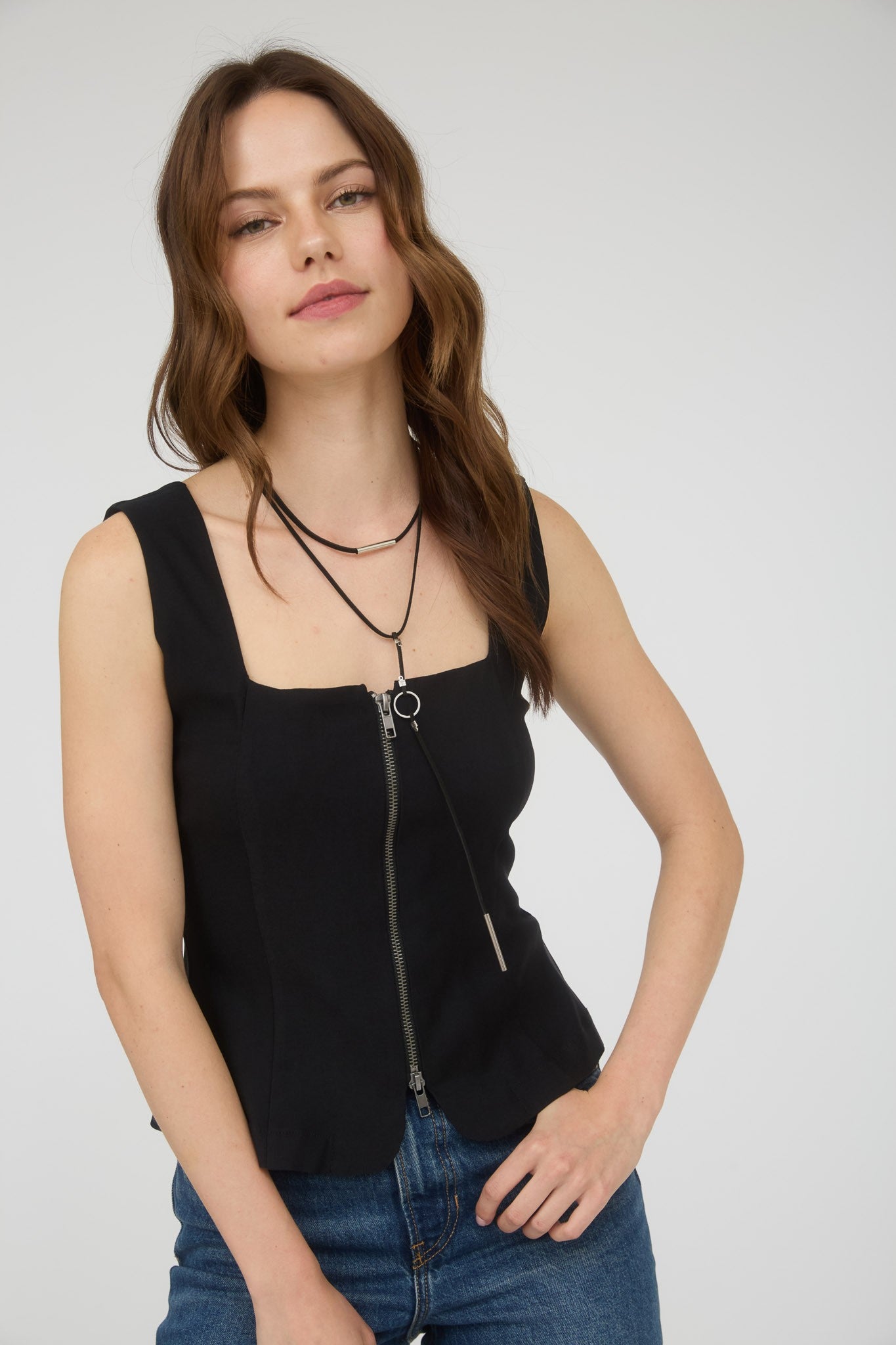 Zip-up Square Neck Sleeveless Blouse TW1939