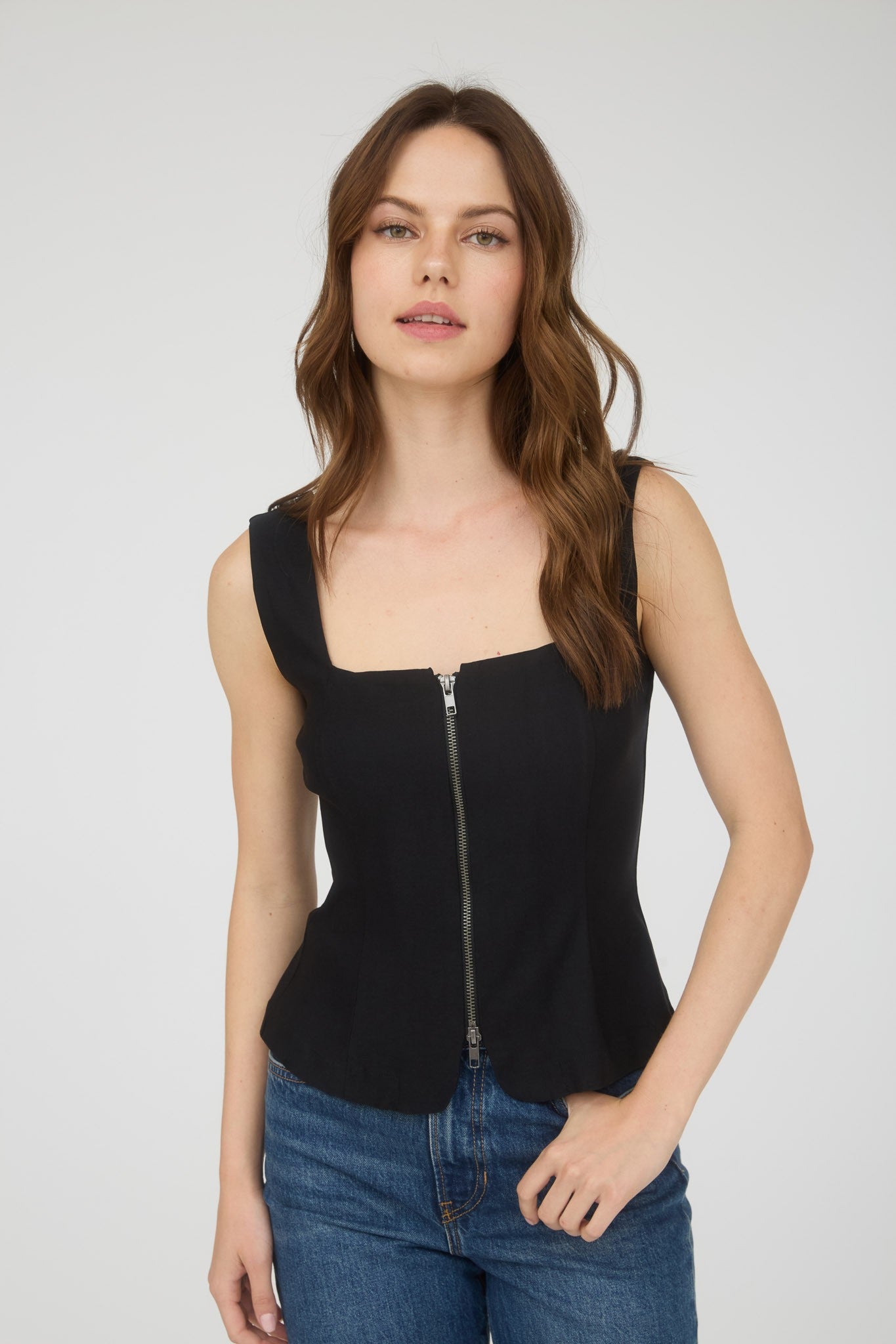 Zip-up Square Neck Sleeveless Blouse TW1939