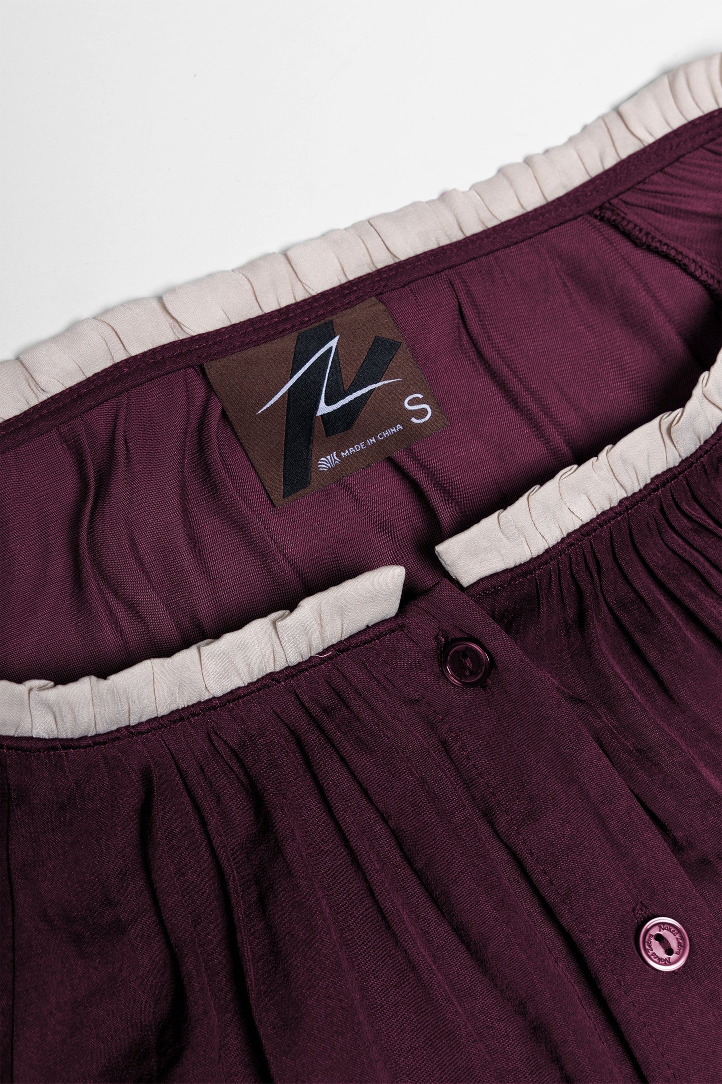 Abstract Applique Popover Blouse VB9011