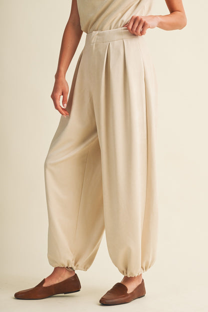 High-waist Pleated Trousers  S26973