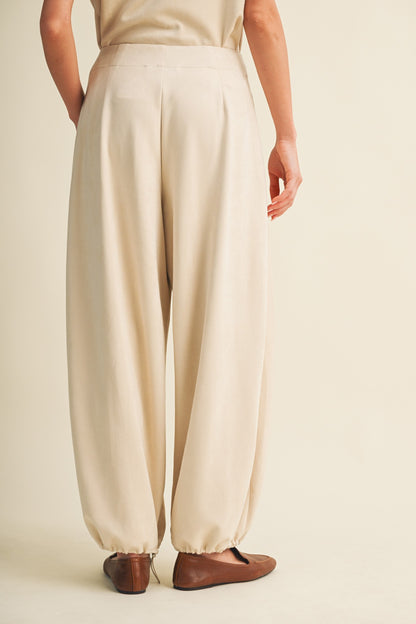 High-waist Pleated Trousers  S26973