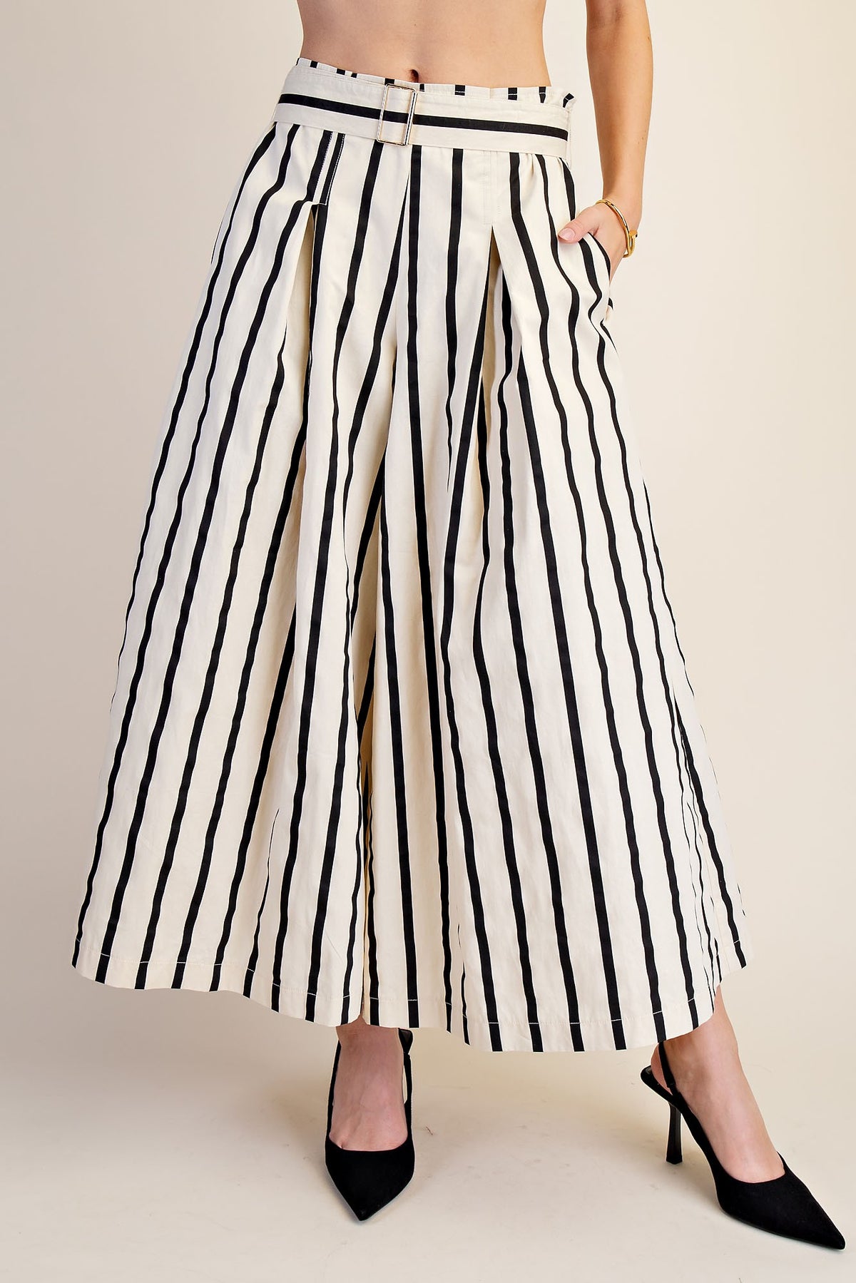 Wide Cropped Stripe Belted Pants  P8434