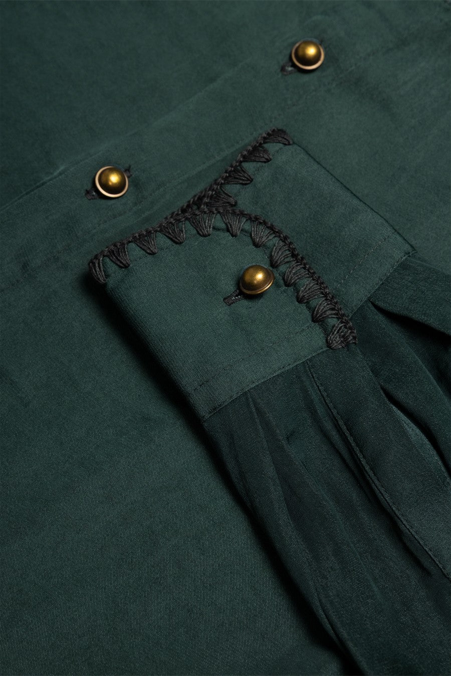 Blanket-stitch Cuff Button Up Cropped Blouse WB7077-C