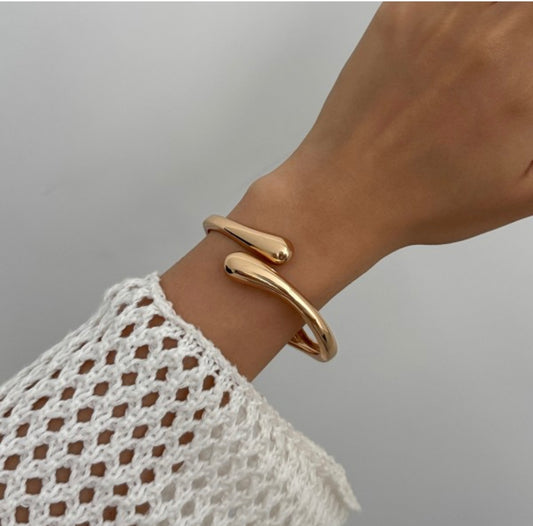 Teardrop Shape Cuff Bangle 40B5185