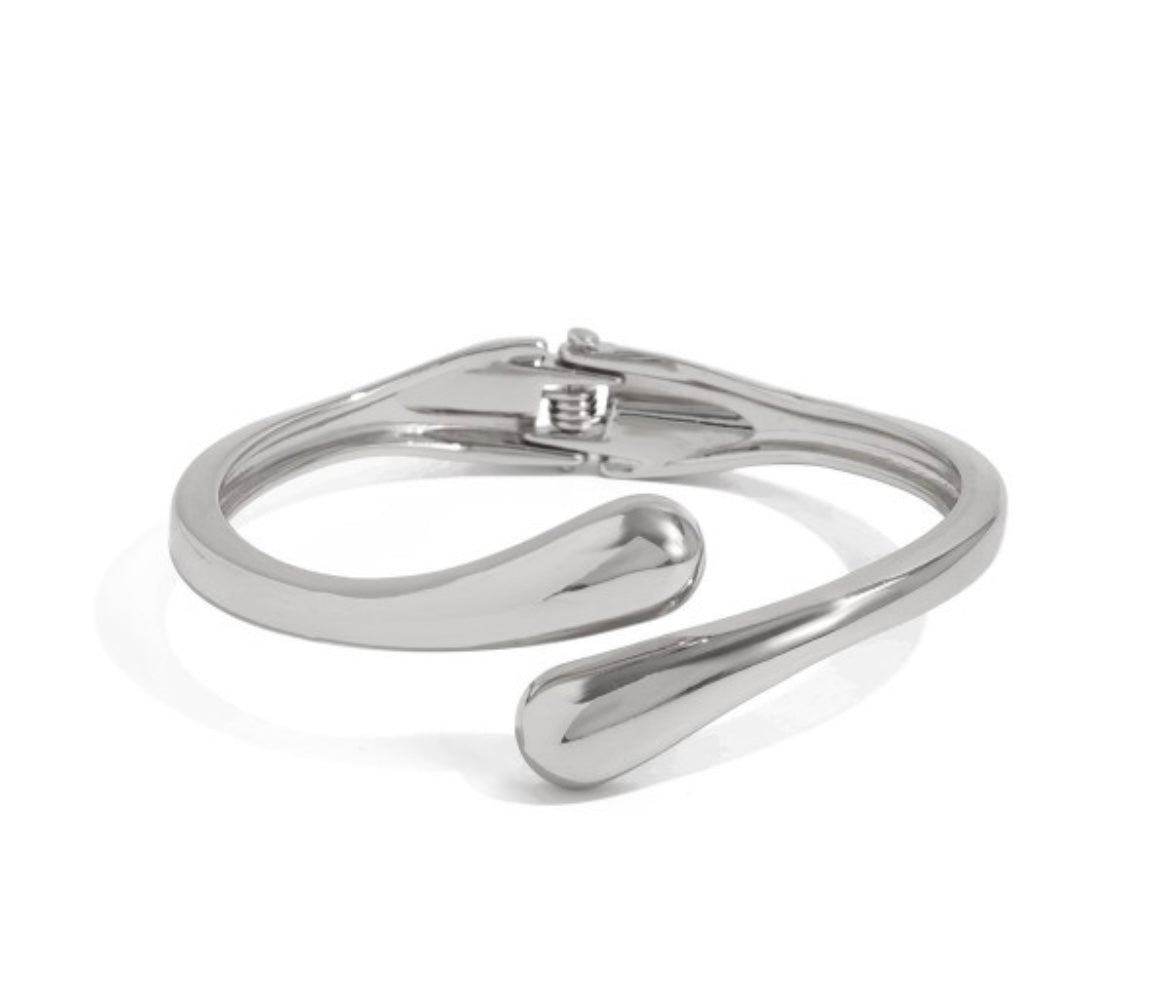 Teardrop Shape Cuff Bangle 40B5185