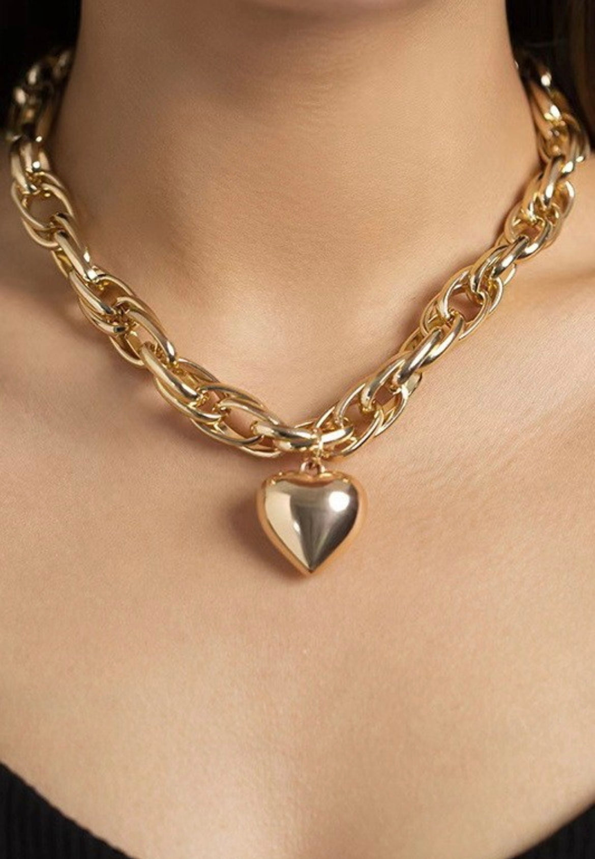 Puffy Heart Chunky Chain Statement Necklace 40NK9577