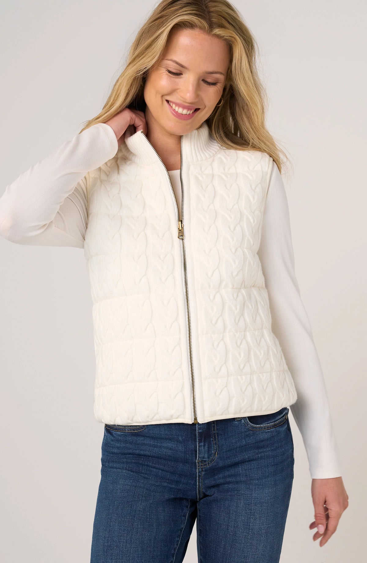 Sleeveless Reversible Quilted Sweater Vest - Cream