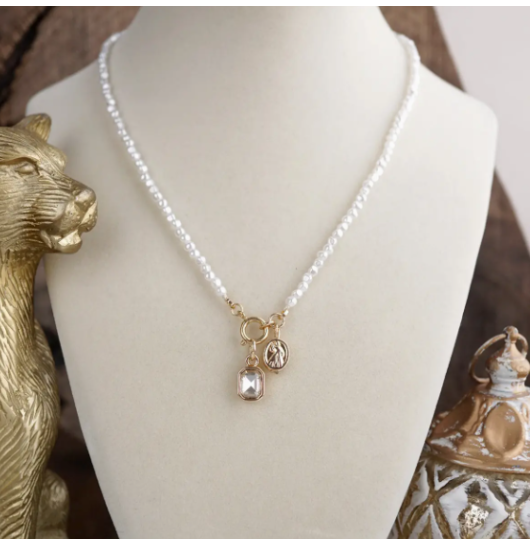 Pearl Glint – Beaded Cluster Charm Necklace