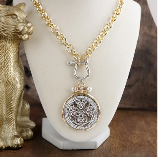 Southern Keepsake – Shackle Coin Pendant Necklace