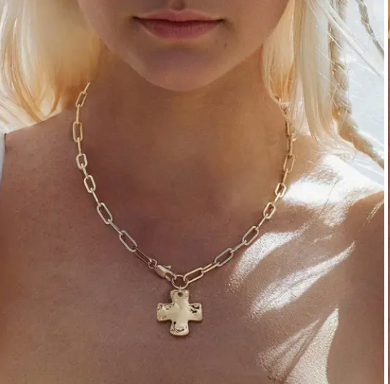 Notable Hammered Cross Front Toggle Necklace | 40NK9666