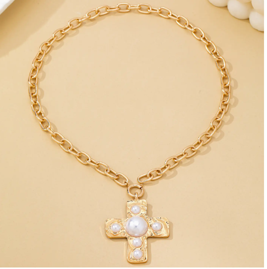 Hammered Cross Pearl Necklace | 80N93048