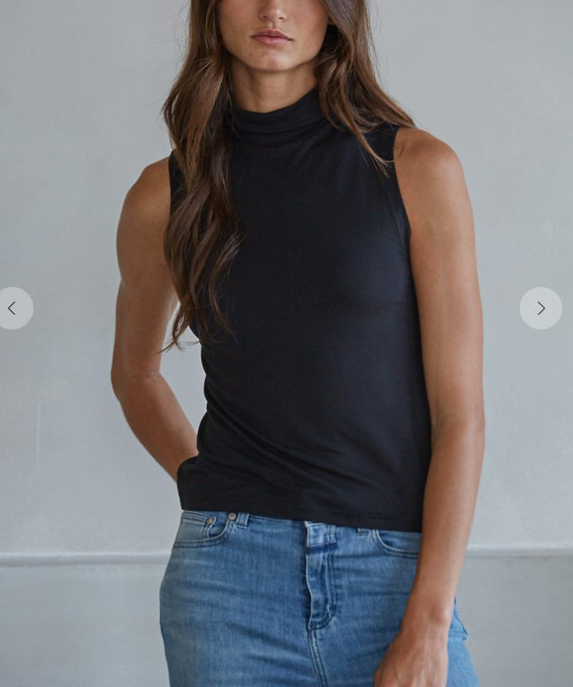 Sleeveless Turtleneck Top L8798