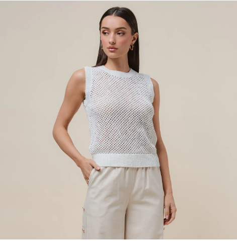 AT3152 Open Knit Top