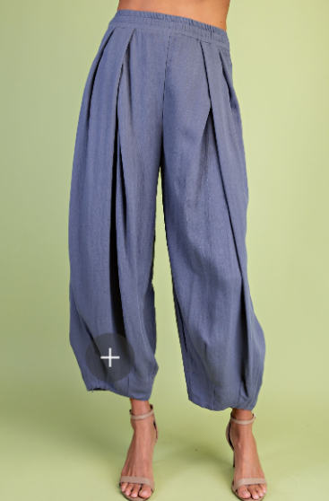 Lightweight Relaxed Fit Pleated Pants  TE2120