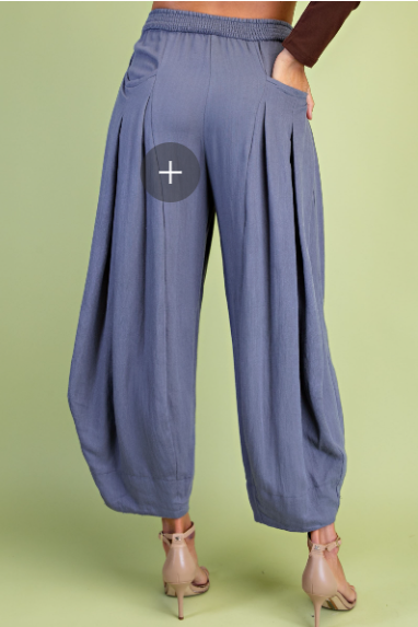 Lightweight Relaxed Fit Pleated Pants  TE2120